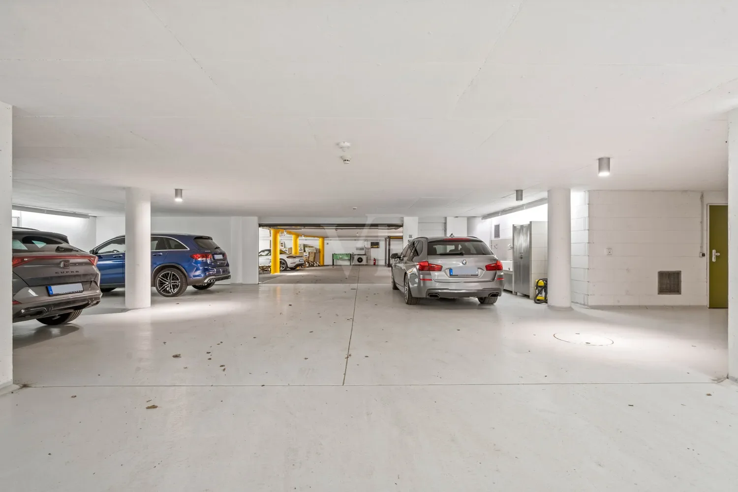 Exterior photo 3