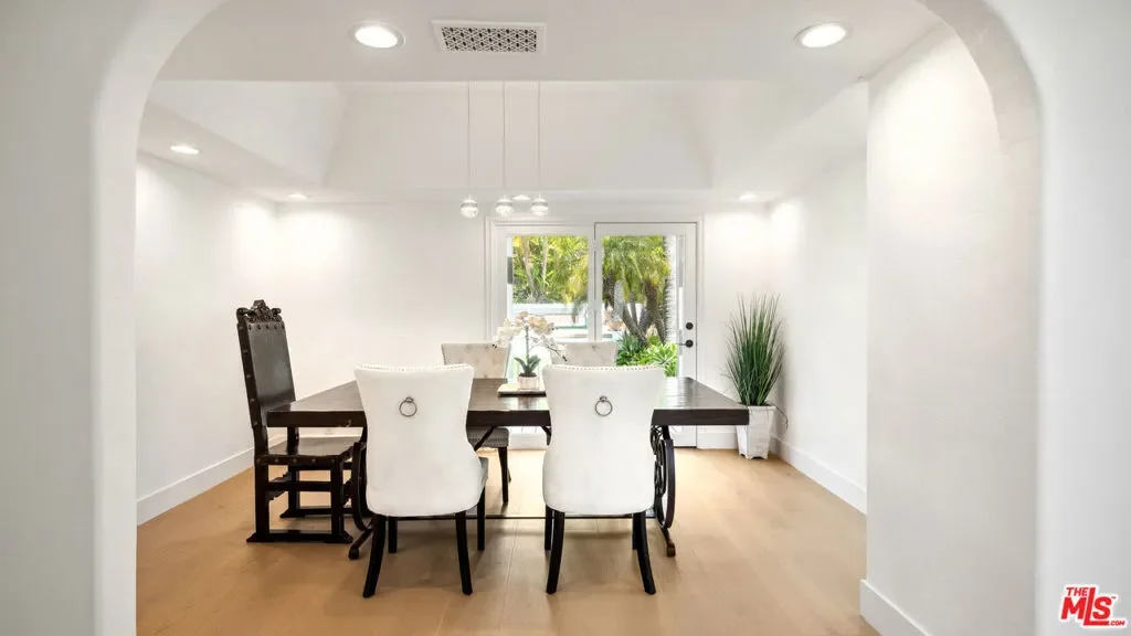 29675 Harvester Road, Malibu, California, United States. - Photo 26