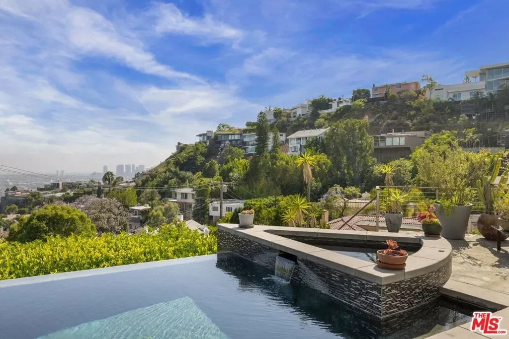1573 Sunset Plaza Drive, Los Angeles, California, United States. - Photo 40