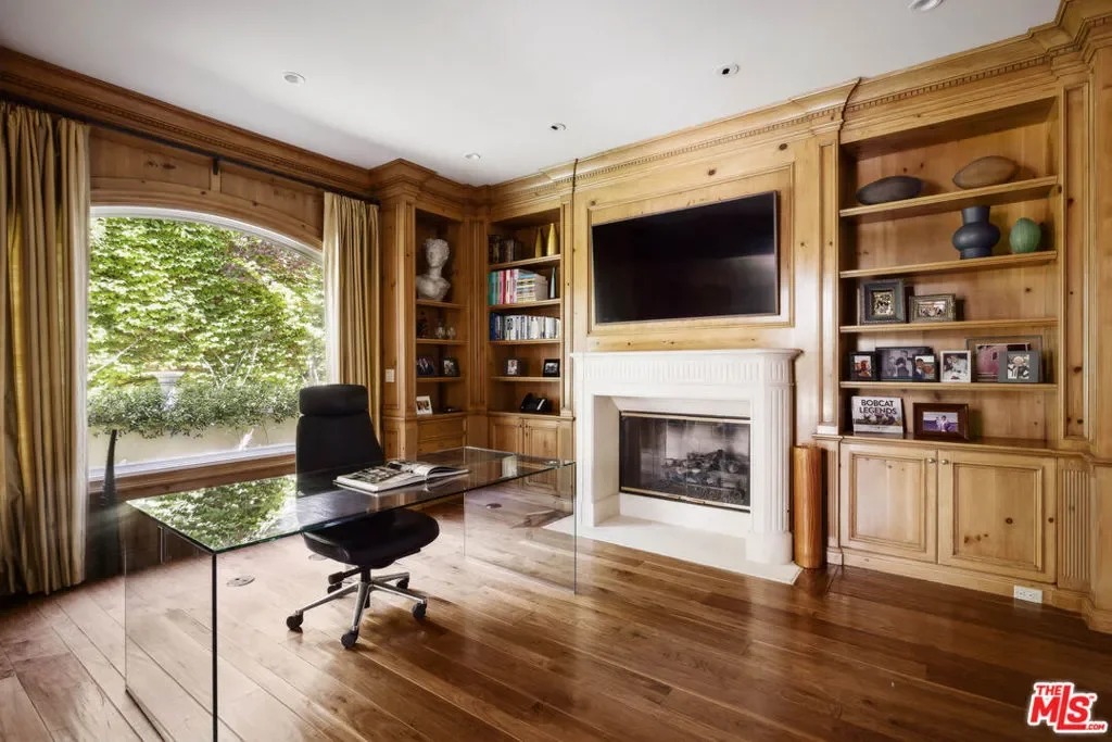 1160 Chantilly Road, Los Angeles, California, United States. - Photo 13
