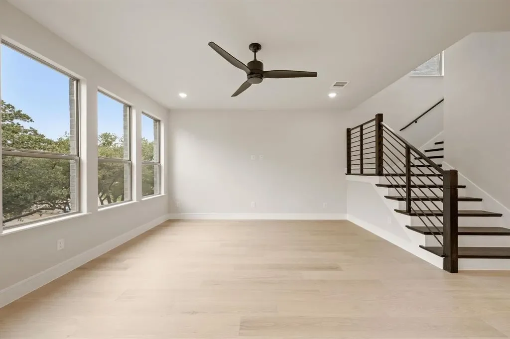 1352 Cherry Hills Lane, Irving, Texas, United States. - Photo 9