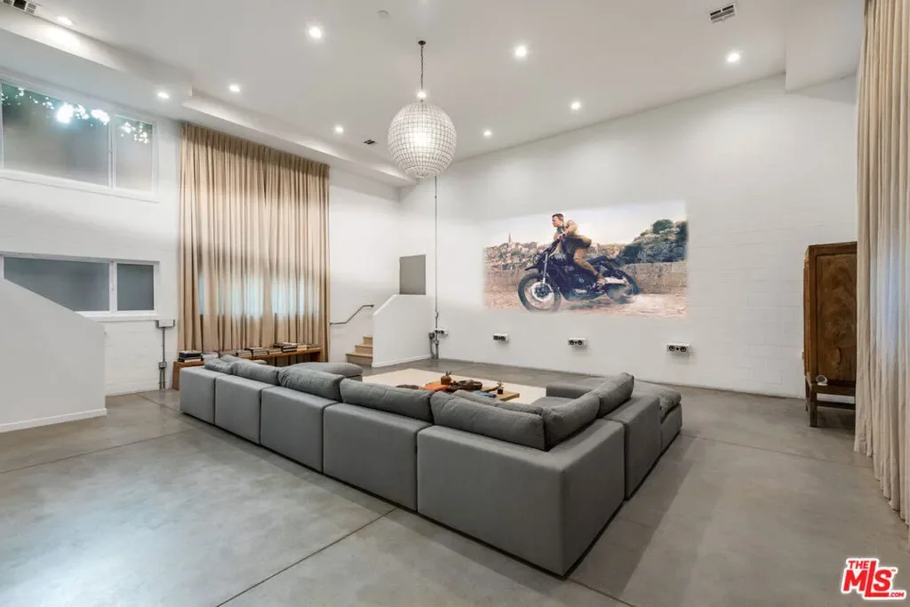 633 Santa Clara Avenue, Los Angeles, California, United States. - Photo 19
