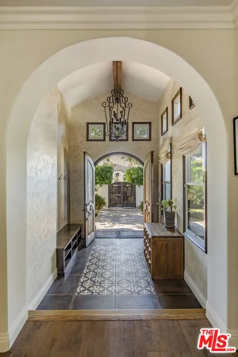 1000 S Citrus Avenue, Los Angeles, California, United States. - Photo 5