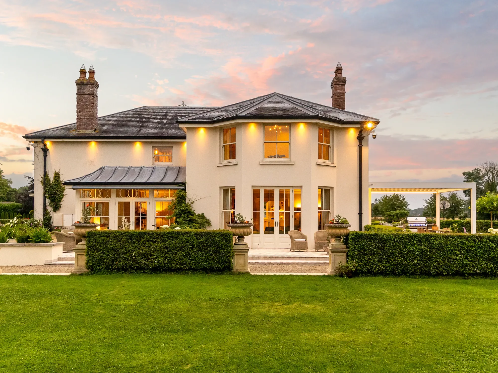 Exterior photo 10