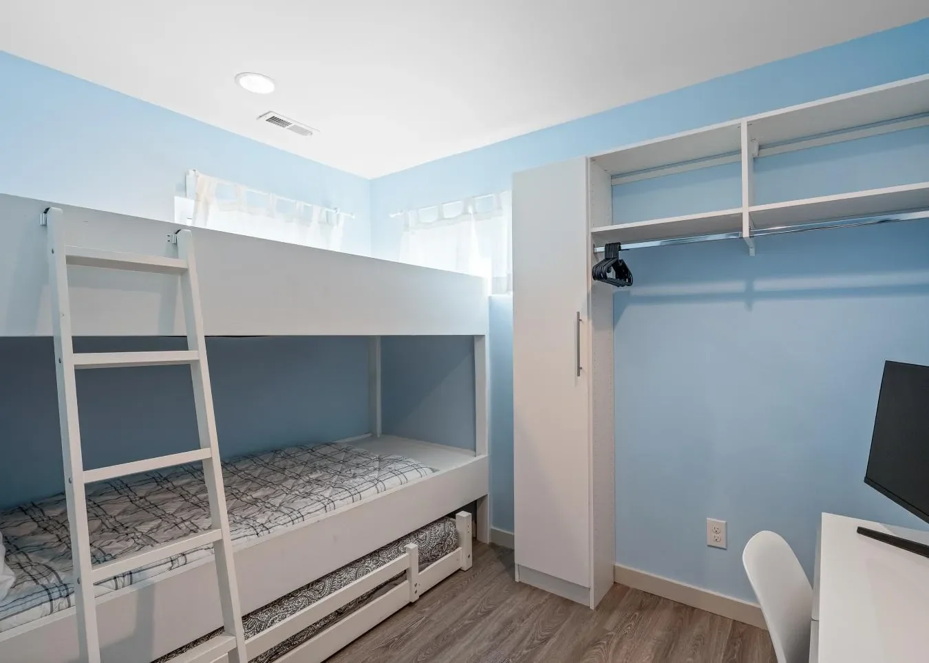901 E Beach Drive, Oak Island, North Carolina, United States. - Photo 7