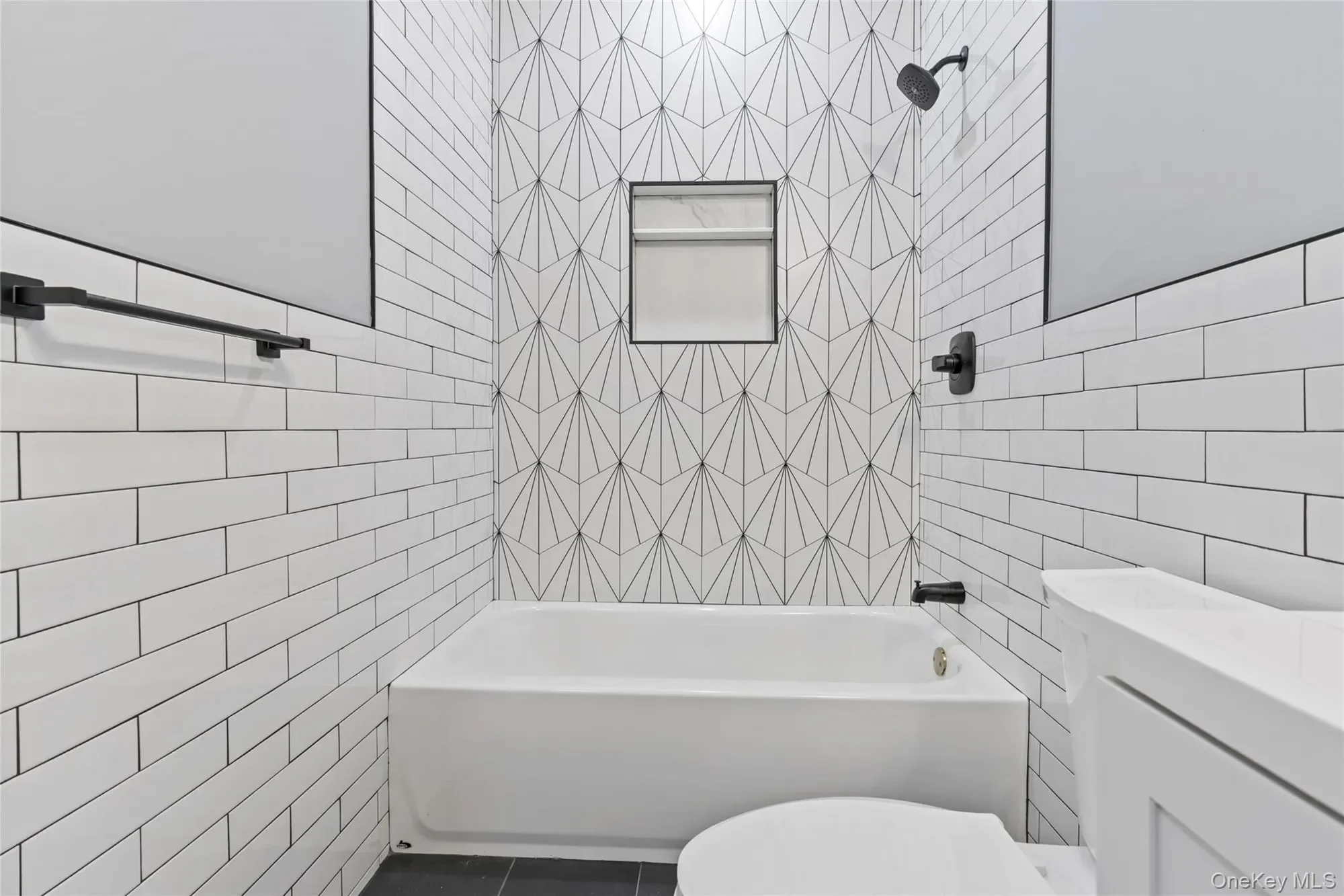 7 S Bay Avenue, Bay Shore, NY 11706, Bay Shore, New York, United States. - Photo 7