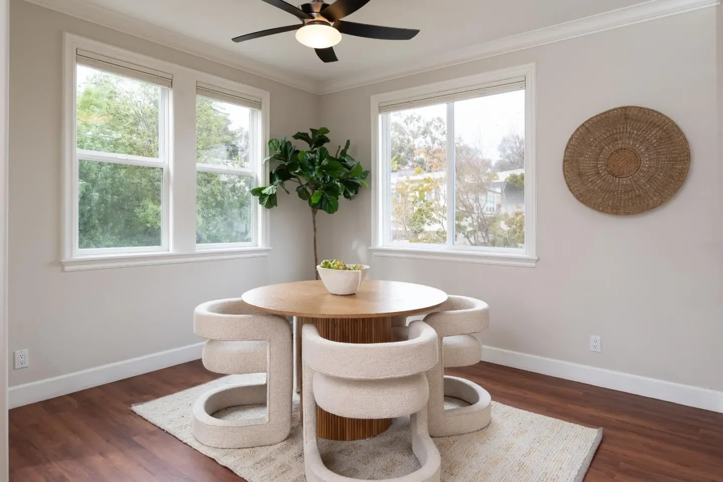 1237 Capuchino Avenue, Burlingame, California, United States. - Photo 13