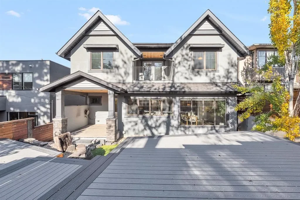 Exterior photo 2
