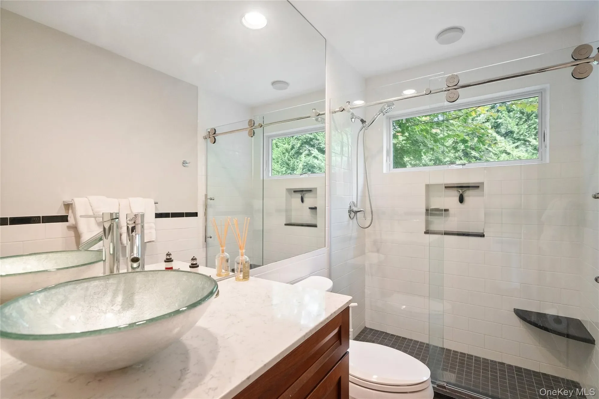 9 Peacock Path, East Quogue, NY 11942, East Quogue, New York, United States. - Photo 10
