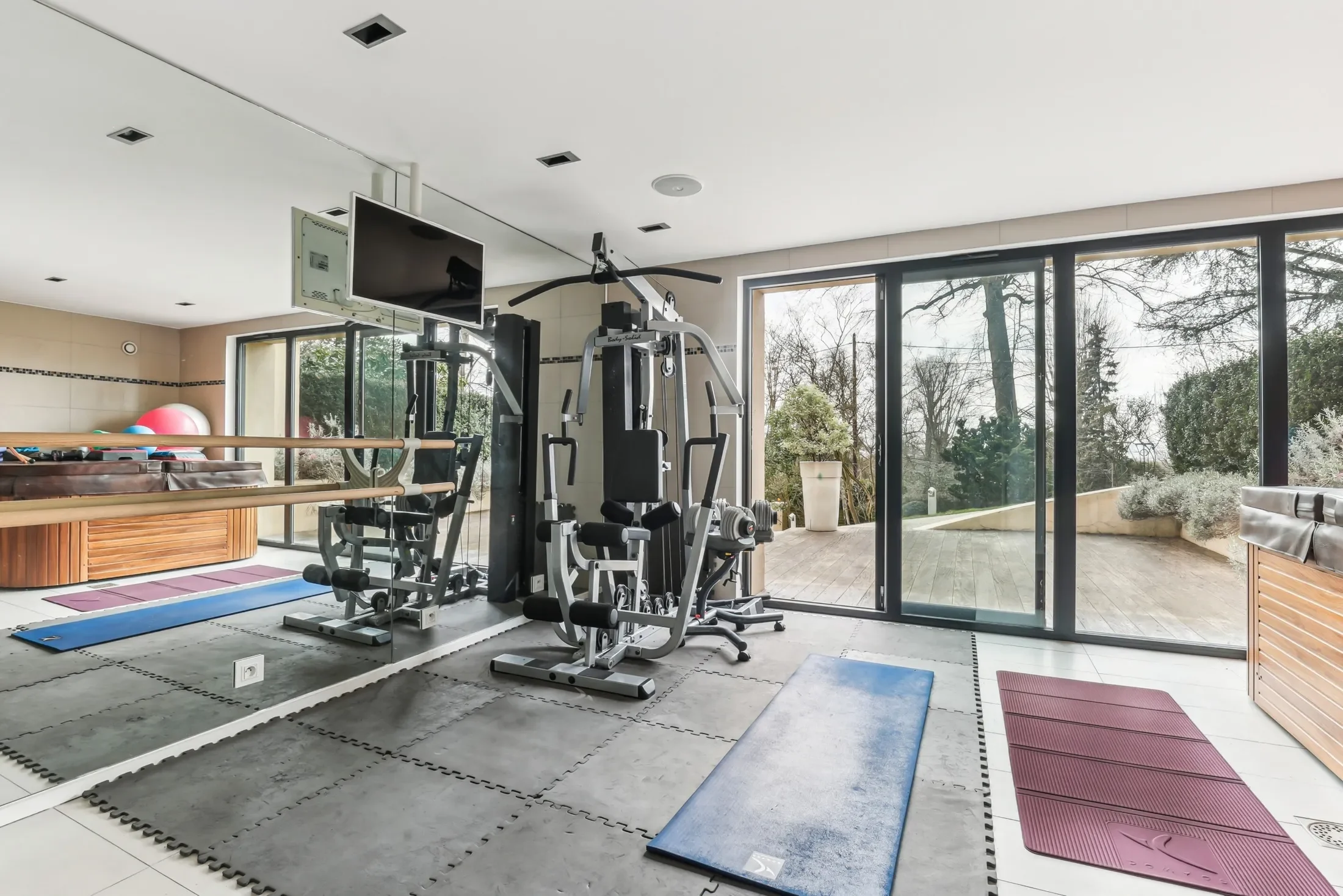 Parc De La Malmaison, Exceptional 486 M² Property On A Landscaped 3,200 M² Park…