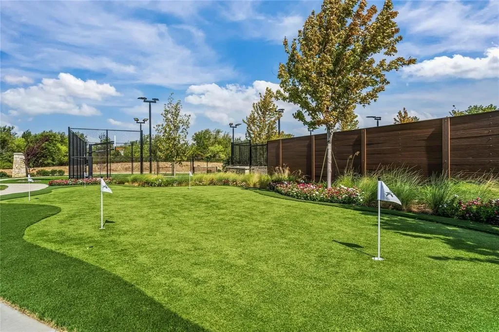 9728 Latour Court, Fort Worth, Texas, United States. - Photo 3