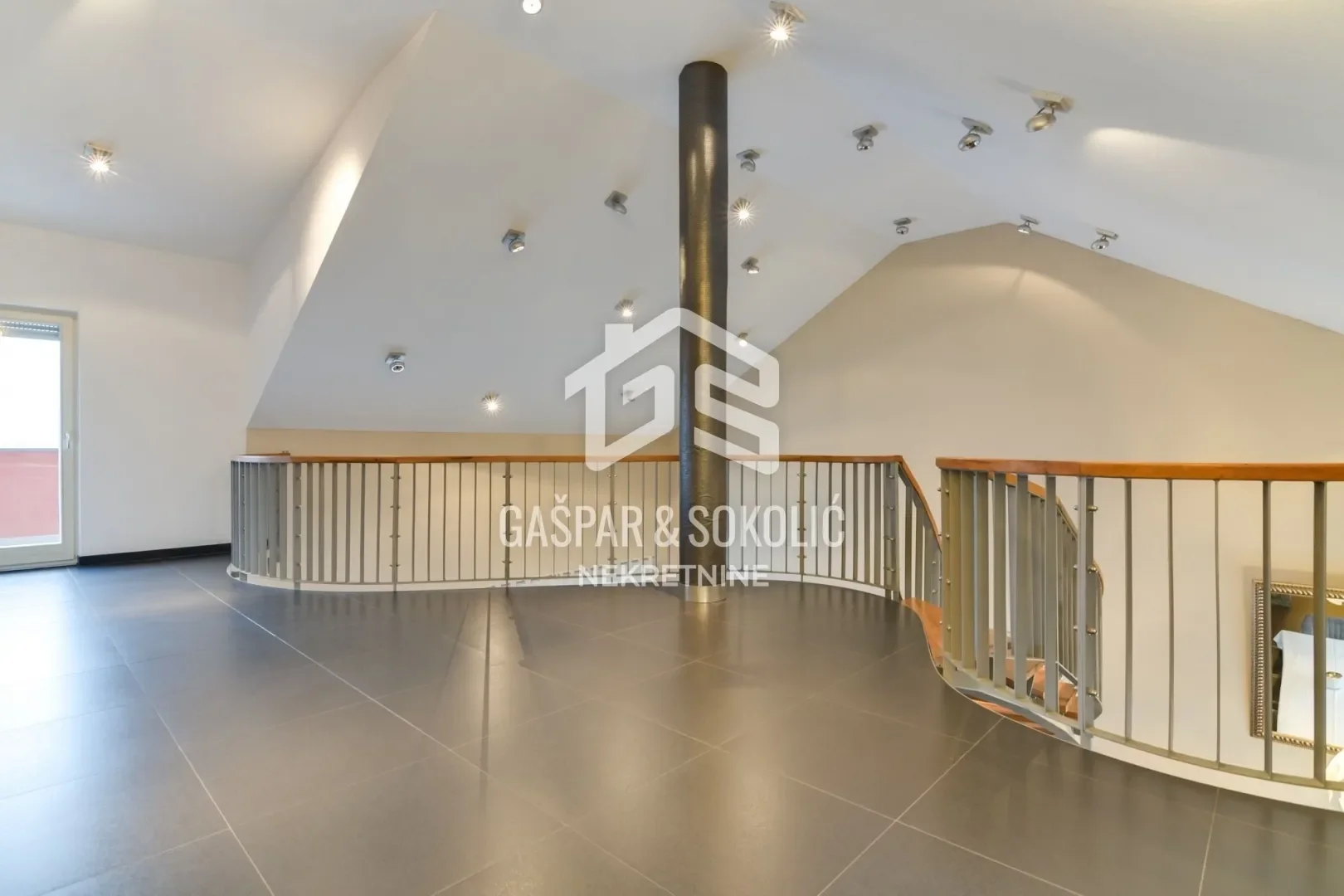 Gallery photo 4