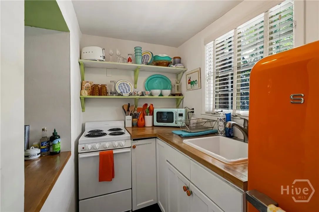 407 E Jones Street, Savannah, Georgia, United States. - Photo 18