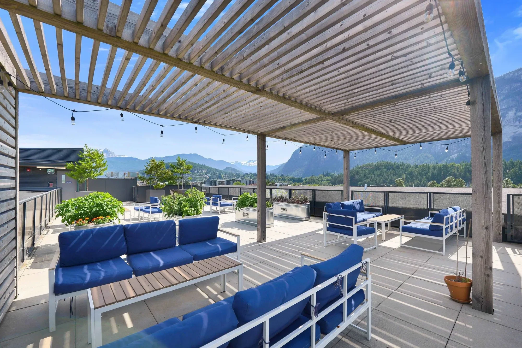 37762 Third Avenue 301, Squamish, British Columbia, Canada. - Photo 5