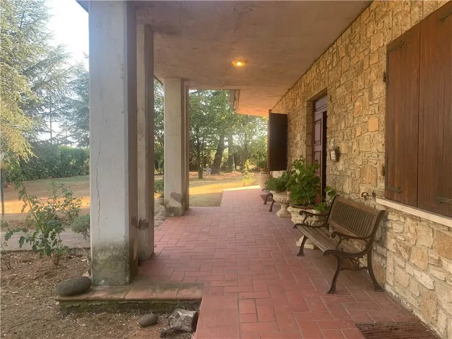 Exterior photo 3