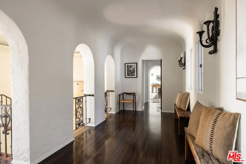 5470 Los Feliz Boulevard, Los Angeles, California, United States. - Photo 22