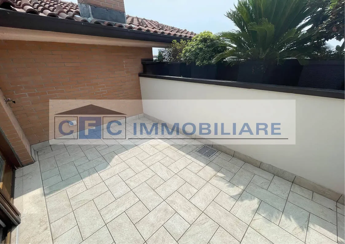 Exterior photo 9