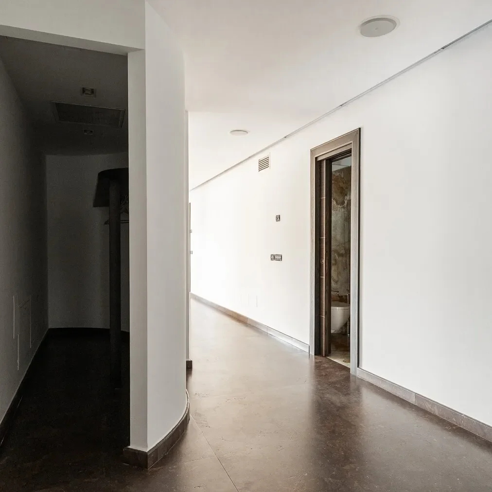 Via Giuseppe Frua, Lombardia, Milan, Lombardy, Italy. - Photo 54
