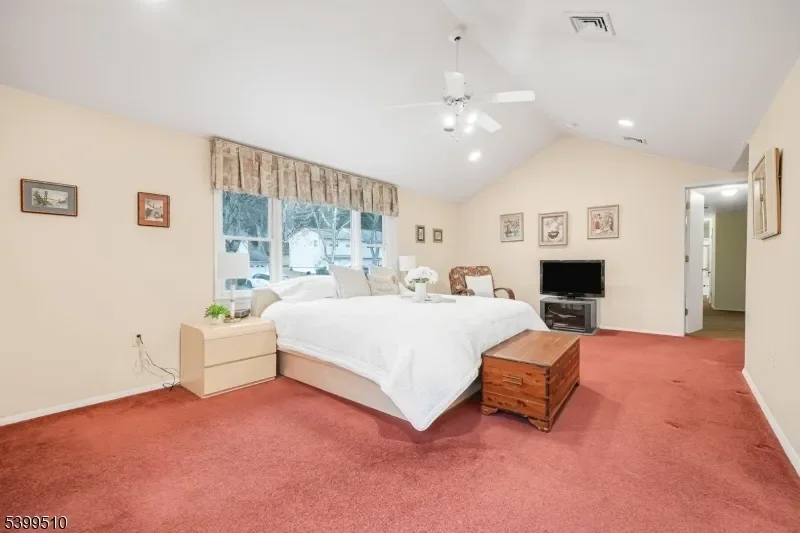 12 Clinton Ln, Wayne Twp., NJ 07470, Wayne, New Jersey, United States. - Photo 12