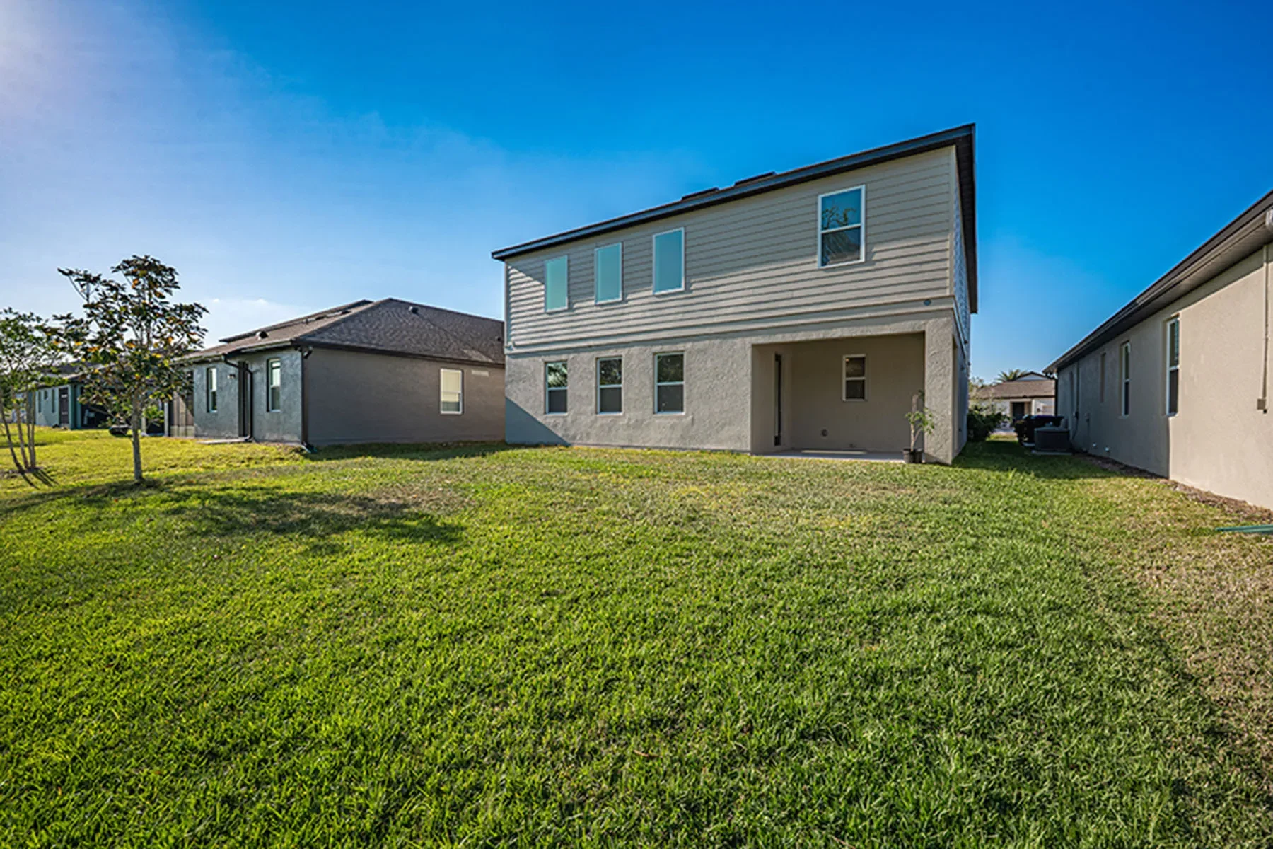 Exterior photo 7