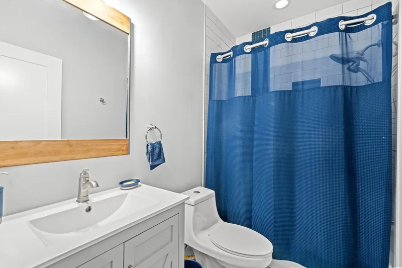 9200 Town Gate Lane , Bethesda, MD 20817, Bethesda, Maryland, United States. - Photo 52