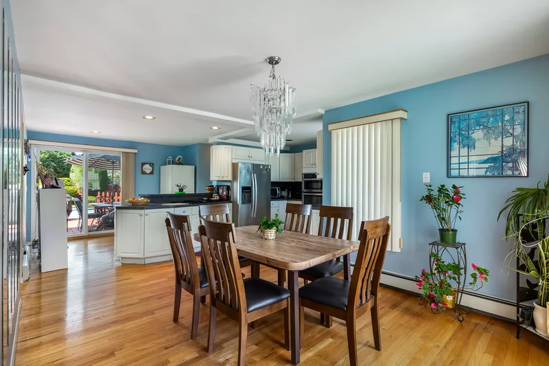 27 Beverly Road, Farmingdale, NY 11735, West Babylon, New York, United States. - Photo 19