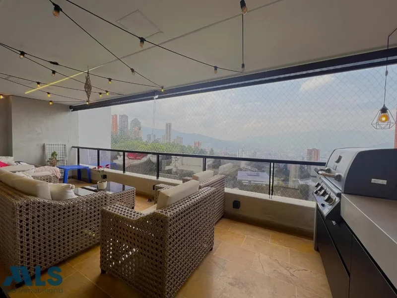 MAGAZINE APARTMENT