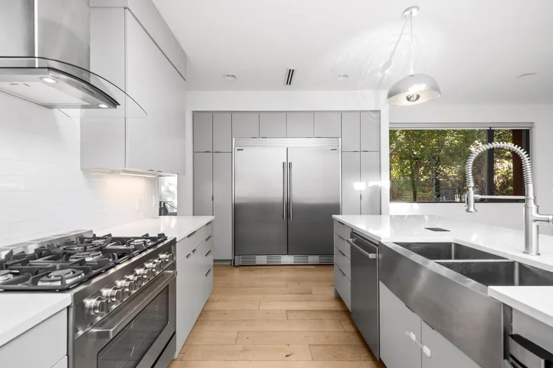 1116 Mariposa DR D, Austin, Texas, United States. - Photo 2