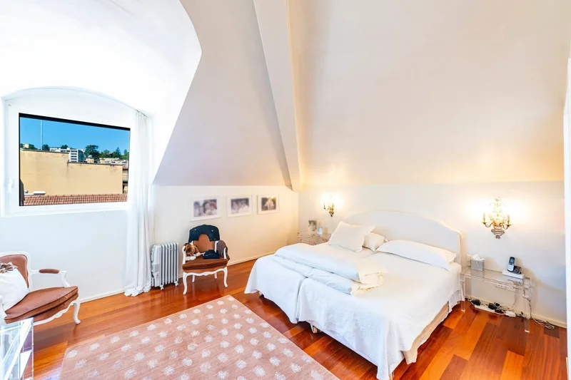 Elegant Penthouse Duplex In The City Center