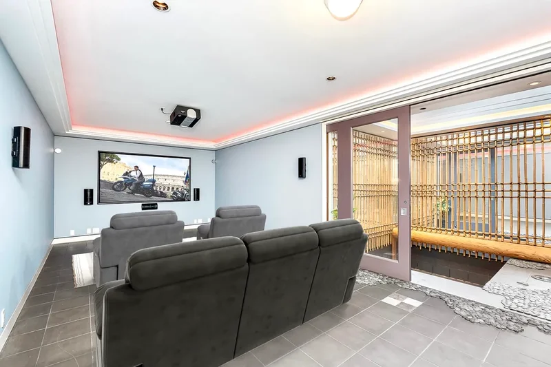 687 Beachview Dr, North Vancouver, BC V7G 1P8, Canada, North Vancouver, British Columbia, Canada. - Photo 24
