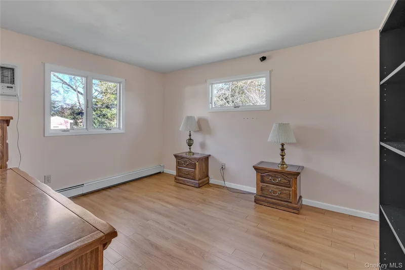 21 Yeoman Drive, East Northport, New York, United States. - Photo 14