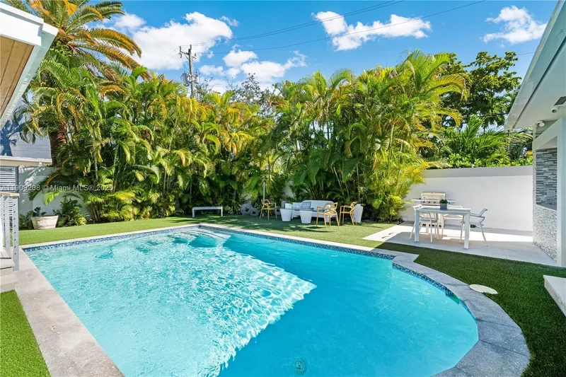 1616 S Bayshore Dr, Miami, Florida, United States. - Photo 24