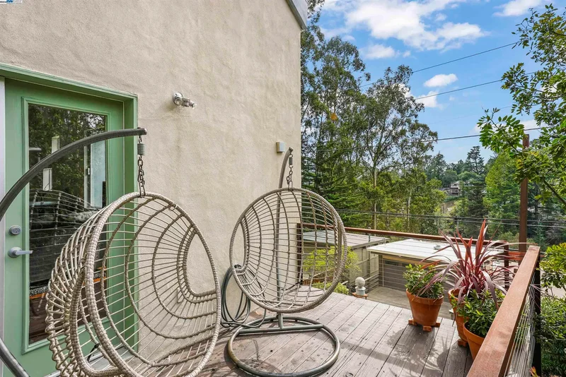 1828 Arrowhead Dr, Oakland, California, United States. - Photo 14