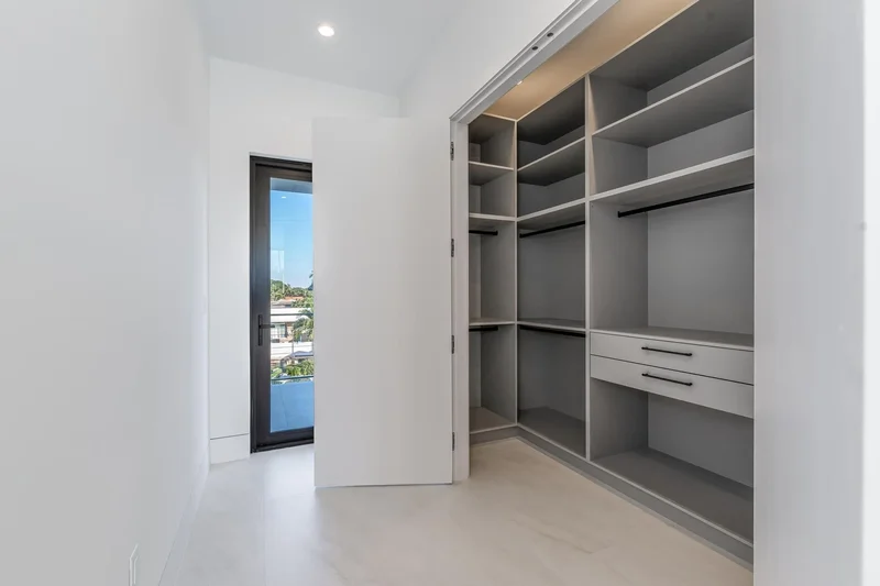 2612 NE 4th St, Pompano Beach, FL 33062, Pompano Beach, FL, United States. - Photo 24