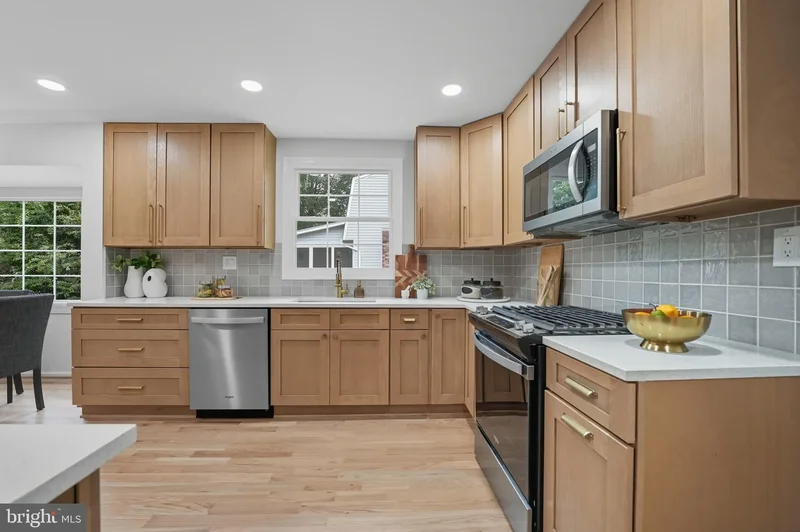 10431 Headly Ct, Fairfax, VA 22032, Fairfax, Virginia, United States. - Photo 58