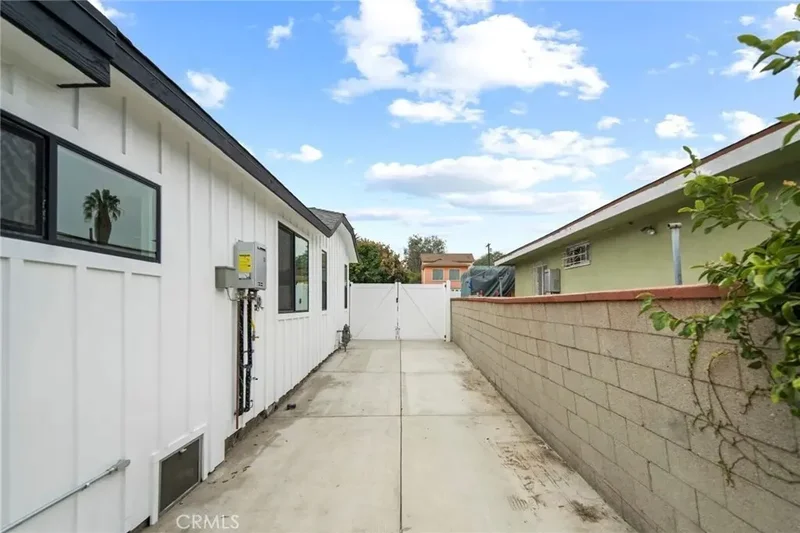 5308 S Victoria, Los Angeles, California, United States. - Photo 35