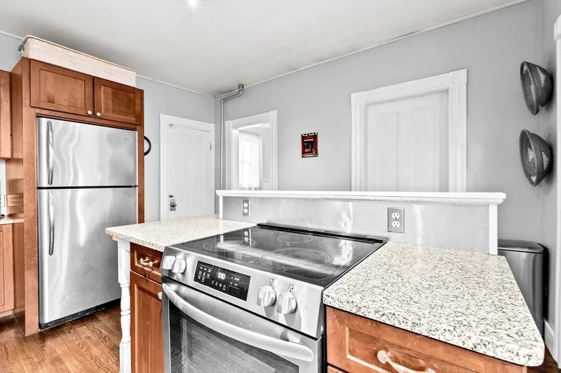 14-16 Cottage Place Unit 14, Newton, MA 02465, Newton, Massachusetts, United States. - Photo 6