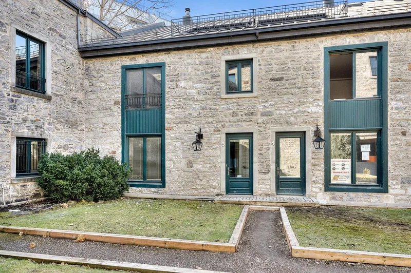 305 Rue de la Commune O. TH 5, Montréal, Quebec, Canada. - Photo 27