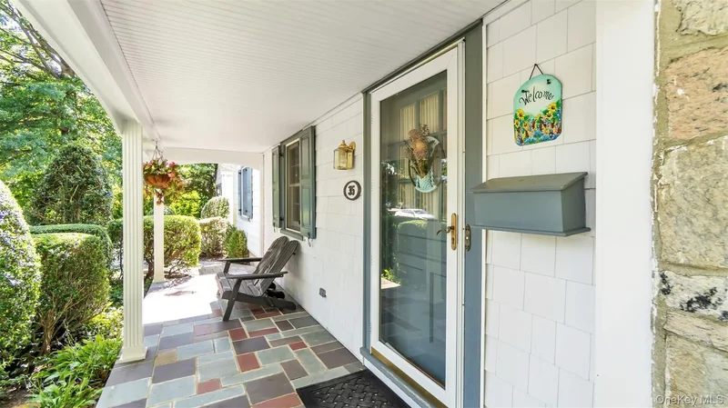 35 Carlton Street, Malverne, New York, United States. - Photo 3