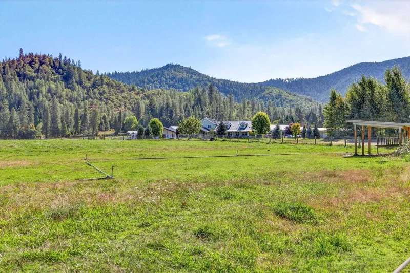 18200 Williams Highway , Williams, OR 97544, Williams, Oregon, United States. - Photo 38