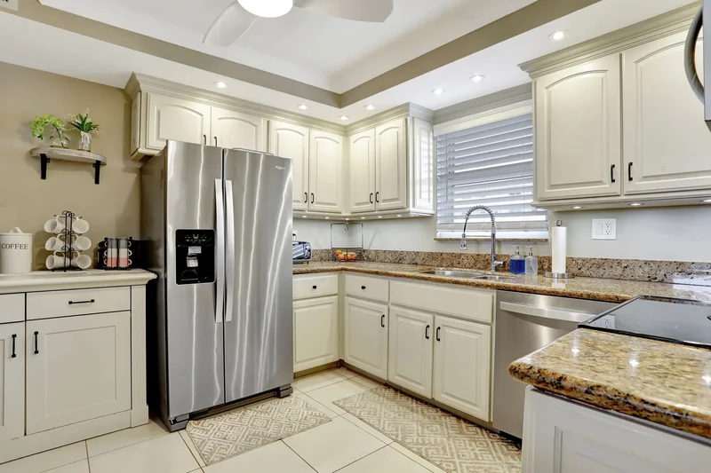 1050 Hillsboro Mile #403W, Hillsboro Beach, Florida, United States. - Photo 22