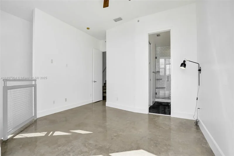 716 SE 12th St #13, Fort Lauderdale, FL 33316, Fort Lauderdale, Florida, United States. - Photo 34