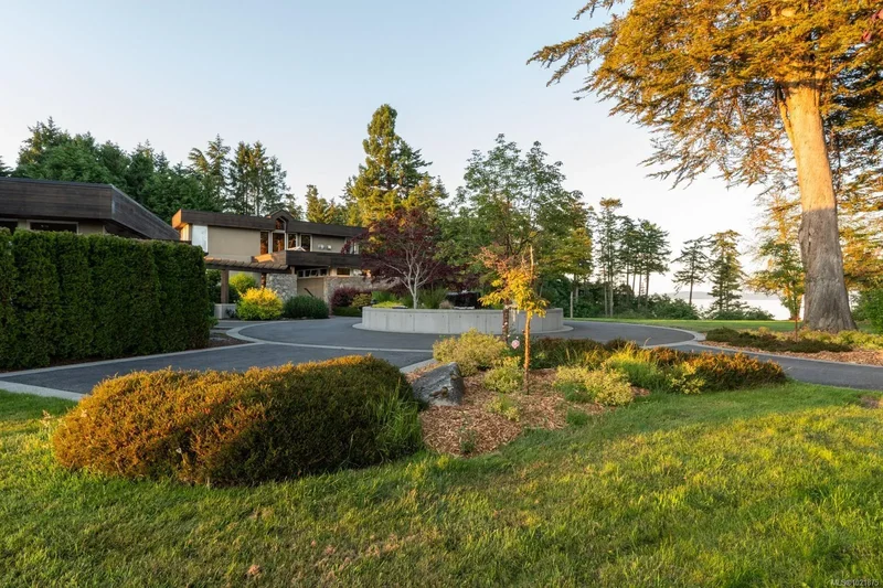 5605 Parker Ave, Saanich, British Columbia, Canada. - Photo 18