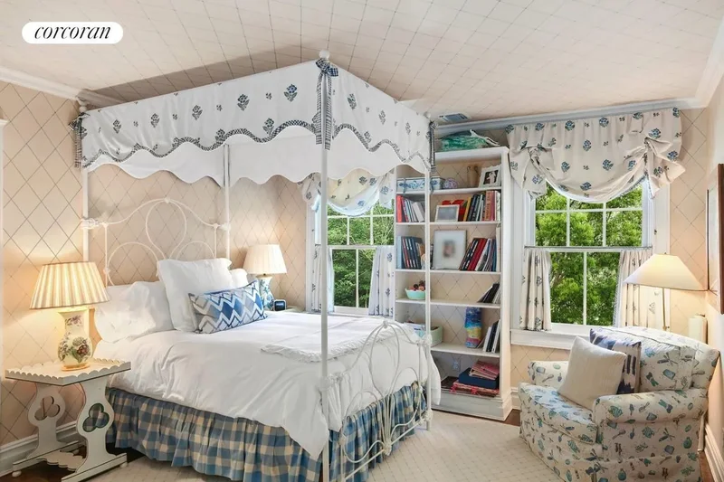 483 First Neck Lane, Southampton, NY 11968, Southampton, New York, United States. - Photo 17