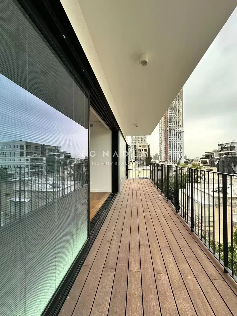 For Sale in Tel Aviv, new apartment of 4 Rooms + Balcony