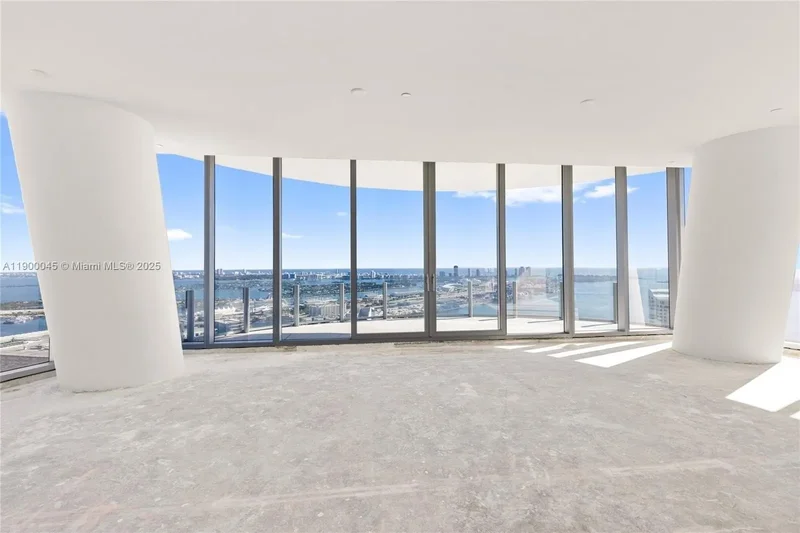 300 Biscayne Boulevard Wa, #5201E, Miami, FL, 33131, USA, Miami, Florida, United States. - Photo 29