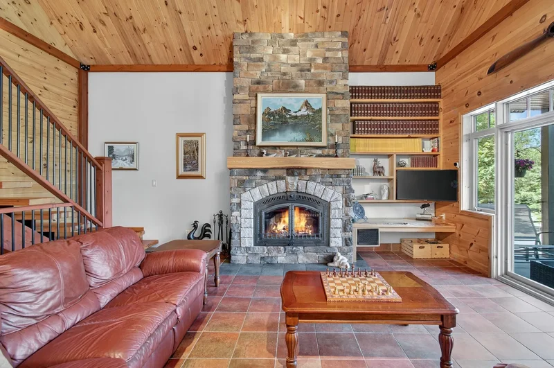 2611 Ch. du Village, Mont-Tremblant, Quebec, Canada. - Photo 20