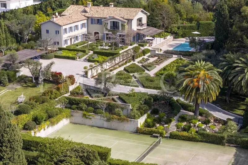Cap D'Antibes west-facing slope, magnificent villa for sale