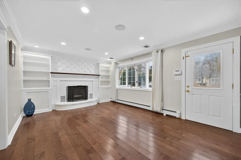 7 Claire Avenue, Huntington Station, Ny, 11746