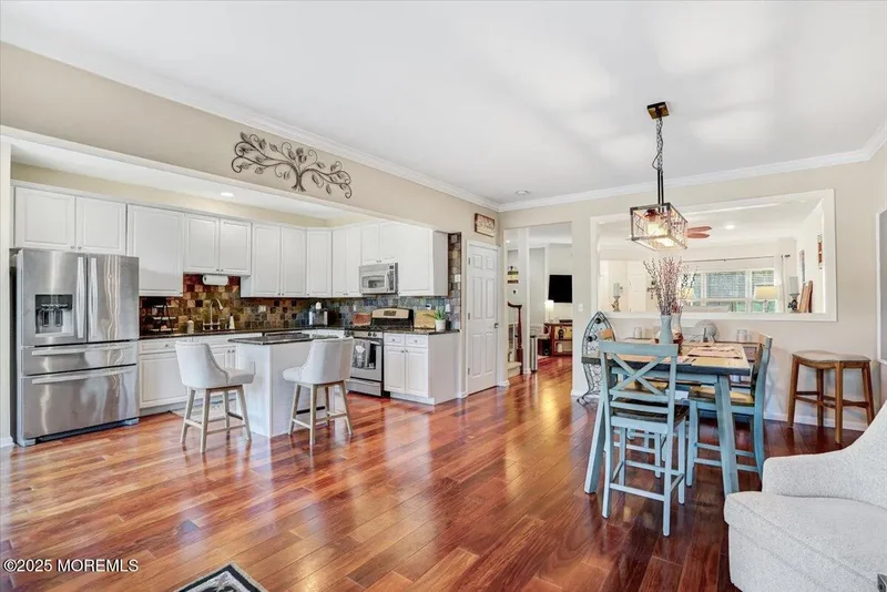 102 Whitlock Court, Manalapan, NJ 07726, Manalapan Township, New Jersey, United States. - Photo 24